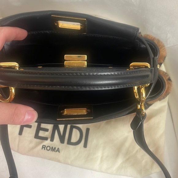 ❌SOLD❌ FENDI Mini Sheepskin Peekaboo🤎 - Picture 9 of 14